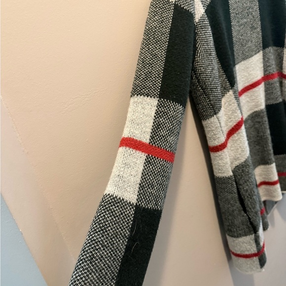 Chic Plaid Open-Front Cardigan - Picture 9 of 9